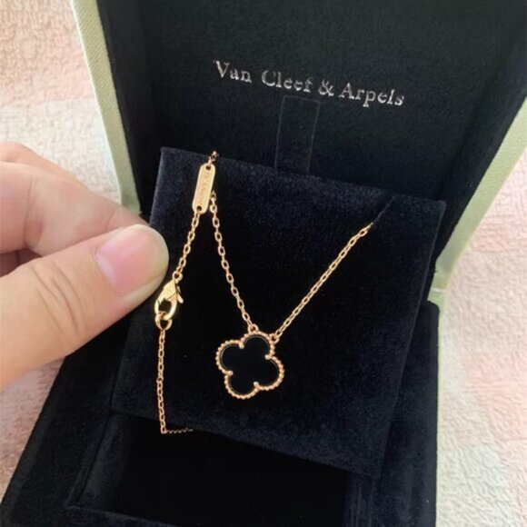 Van Cleef & Arpels Black Necklace - Picture 2 of 4